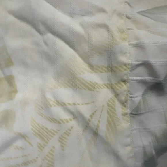 Tommy Bahama 100% Silk Short Sleeve Camp Shirt – Size Small - Picture 9 of 16